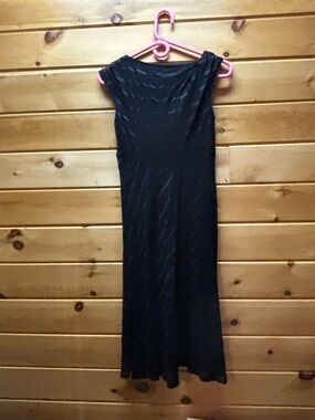Evan Picone Black Textured Sleeveless Maxi Dress